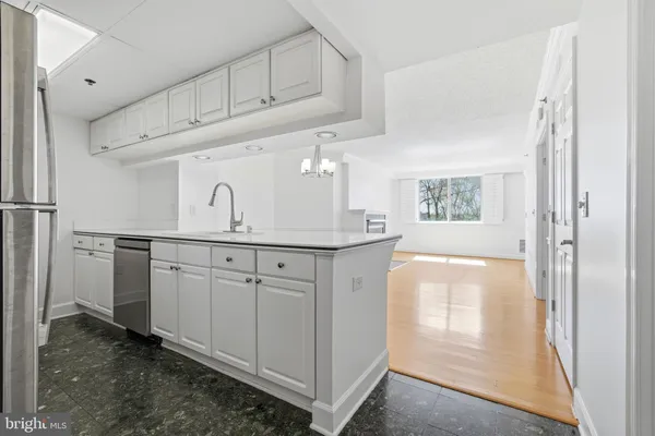 $3,500 | 1276 North Wayne Street, Unit 319, Arlington, VA 22201