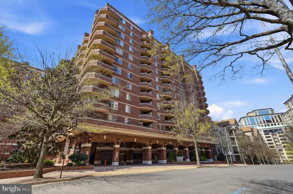 $3,500 | 1276 North Wayne Street, Unit 319, Arlington, VA 22201