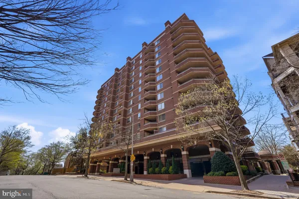 $3,500 | 1276 North Wayne Street, Unit 319, Arlington, VA 22201
