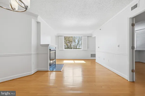 $3,500 | 1276 North Wayne Street, Unit 319, Arlington, VA 22201
