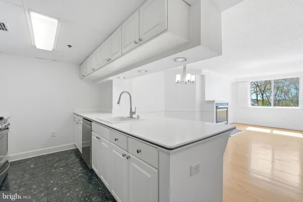 $3,500 | 1276 North Wayne Street, Unit 319, Arlington, VA 22201