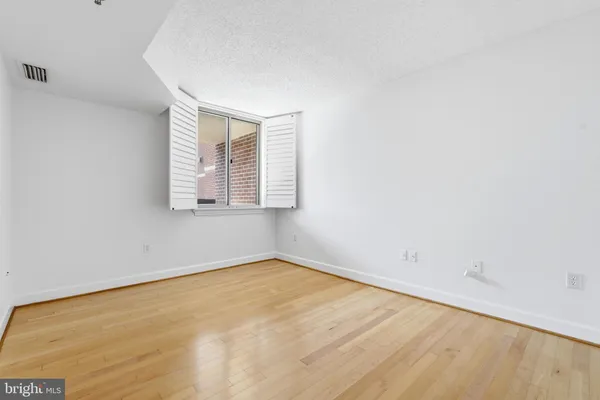 $3,500 | 1276 North Wayne Street, Unit 319, Arlington, VA 22201