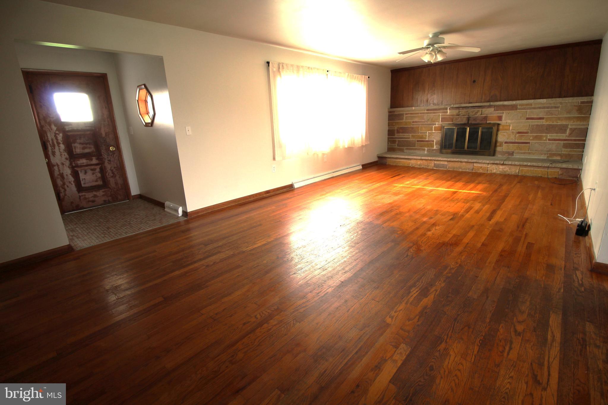 293 Twin County Road Morgantown, PA 19543 - Photo 2 of 12