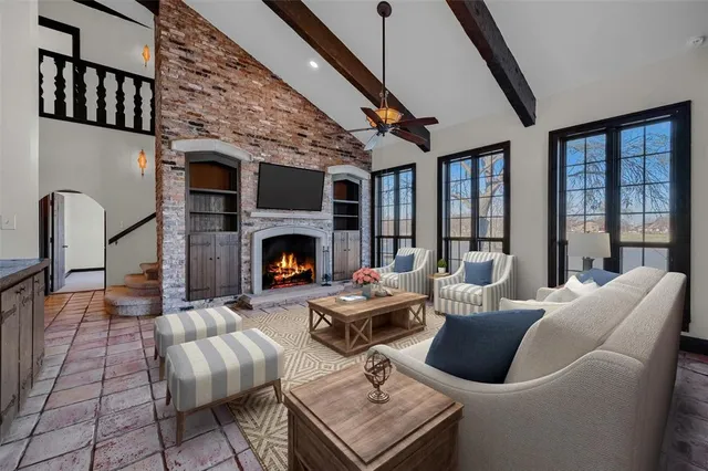 a view of bathroom with a bathtub