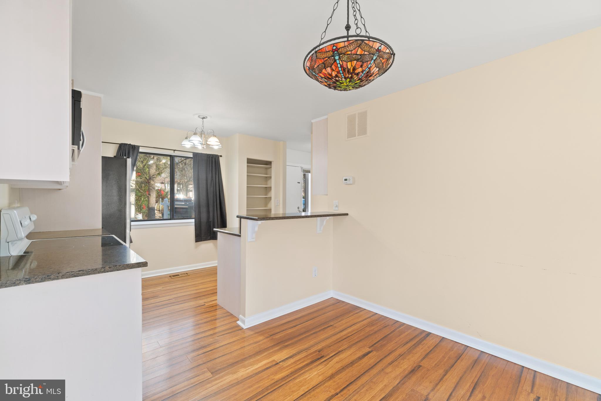 11924 Barrel Cooper Court Reston, VA 20191 - Photo 8 of 27 Dining area.