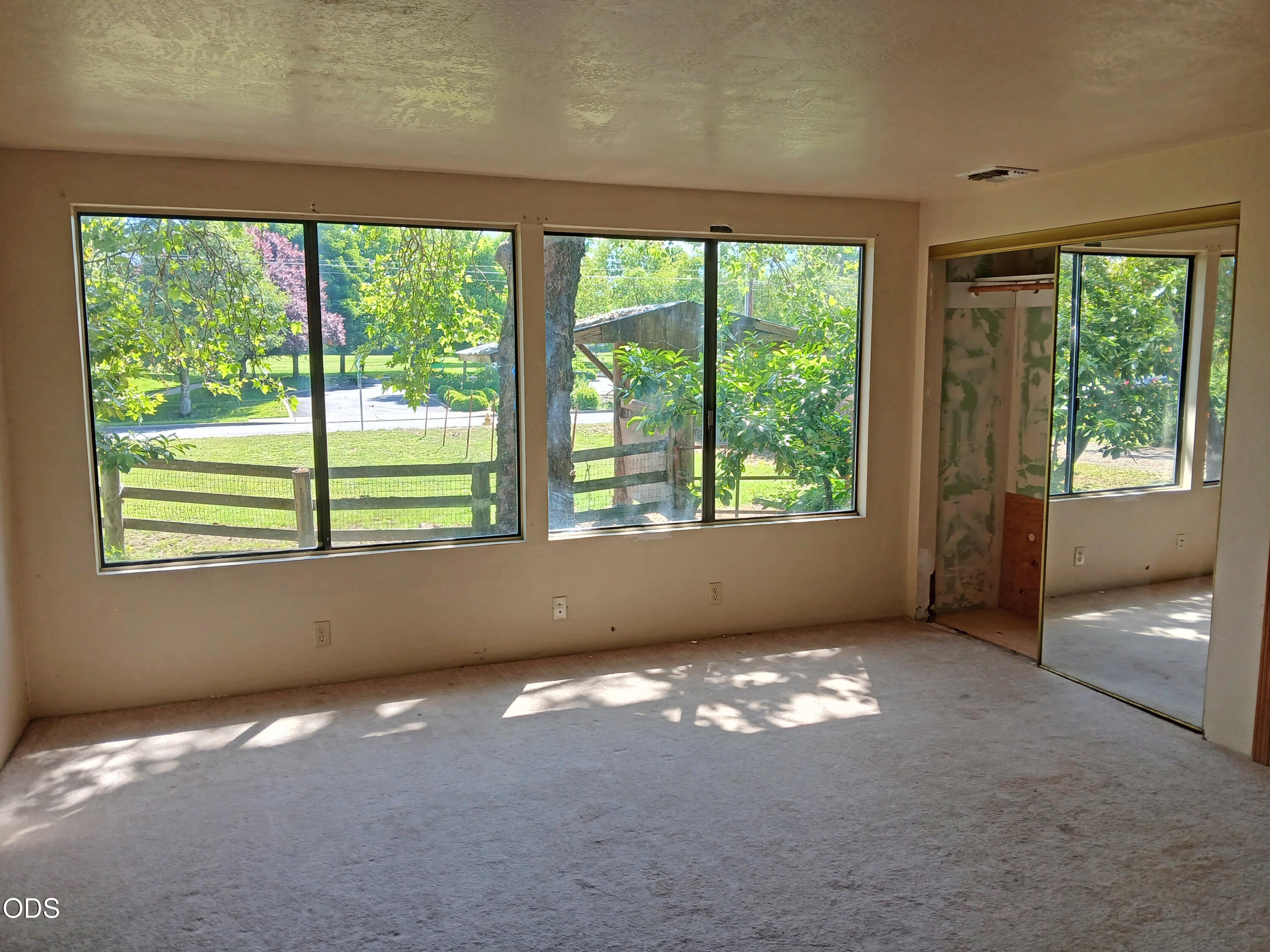 1340 Dowell Road Grants Pass, OR 97527 - Photo 15 of 24 Gallery Image 15
