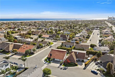 $2,549,000 | 22041 Jonesport Lane, Huntington Beach, CA 92646