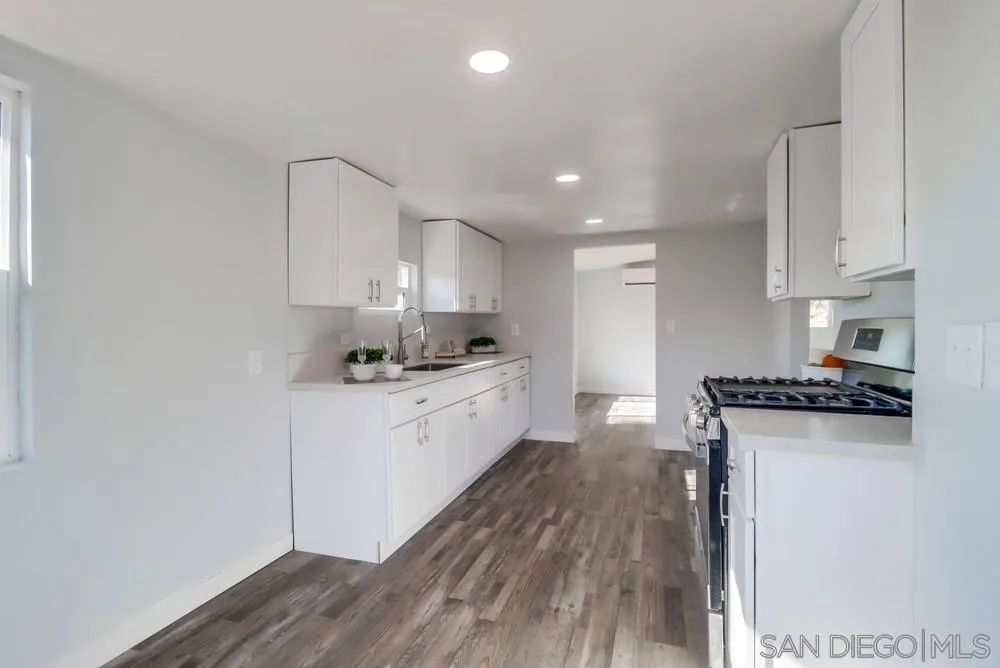 9104 Valencia Street Spring Valley, CA 91977 - Photo 12 of 39 Gallery Image 12