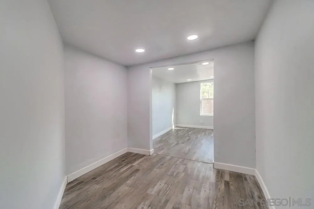 9104 Valencia Street Spring Valley, CA 91977 - Photo 26 of 39 Gallery Image 26