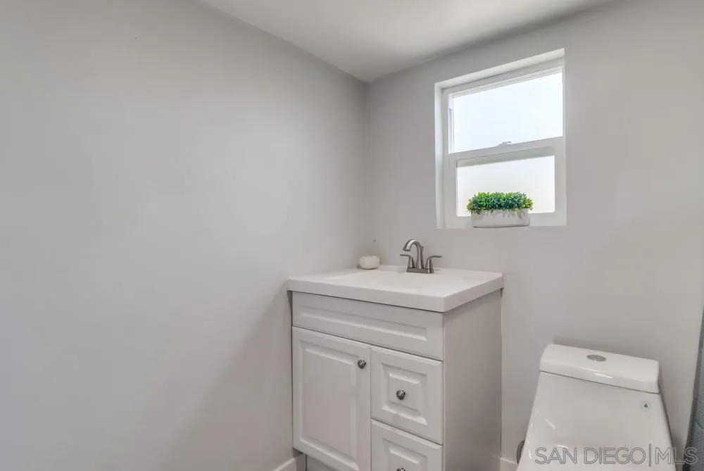 9104 Valencia Street Spring Valley, CA 91977 - Photo 29 of 39 Gallery Image 29