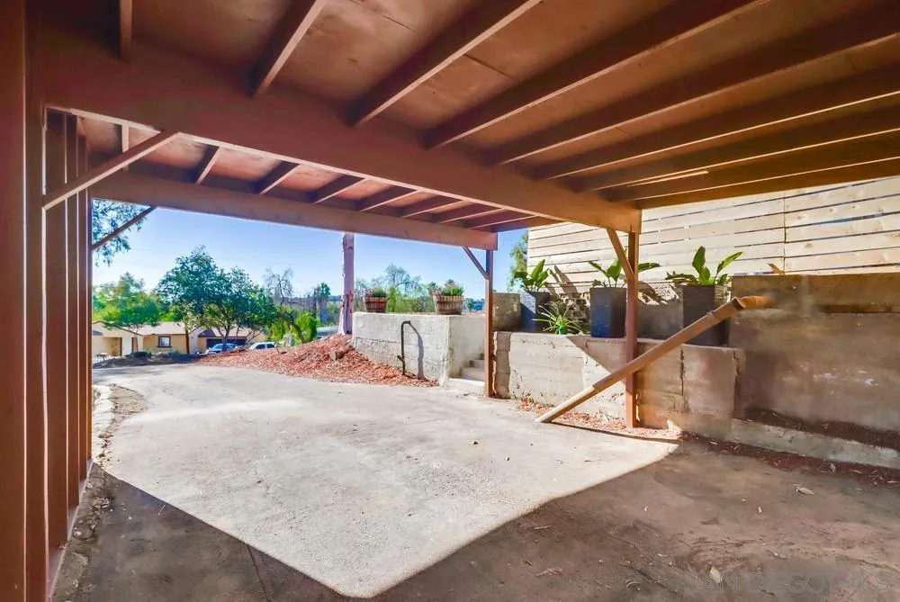 9104 Valencia Street Spring Valley, CA 91977 - Photo 5 of 39 Gallery Image 5