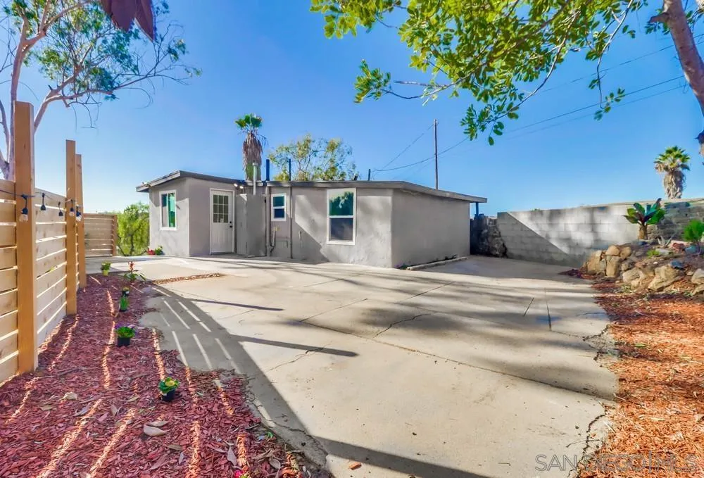 9104 Valencia Street Spring Valley, CA 91977 - Photo 9 of 39 Gallery Image 9