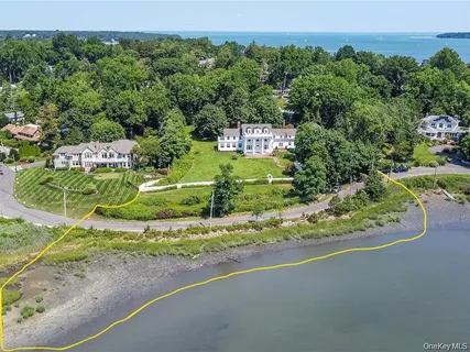 $3,985,000 | 158 East Shore Road, Huntington Bay, NY 11743