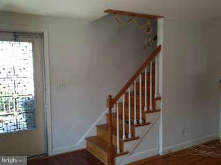 1812 Hanford Road Baltimore, MD 21237 - Photo 4 of 13 Living Room