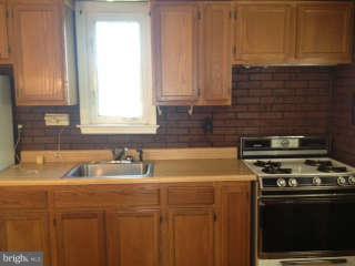 1812 Hanford Road Baltimore, MD 21237 - Photo 6 of 13 Kitchen