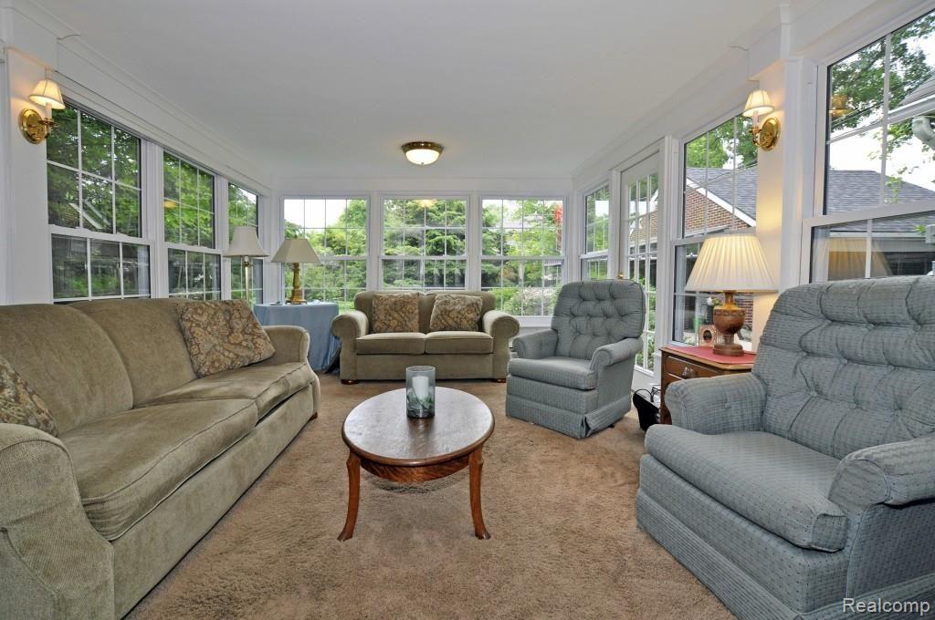 266 Lothrop Road Grosse Pointe, MI 48236 - Photo 15 of 36