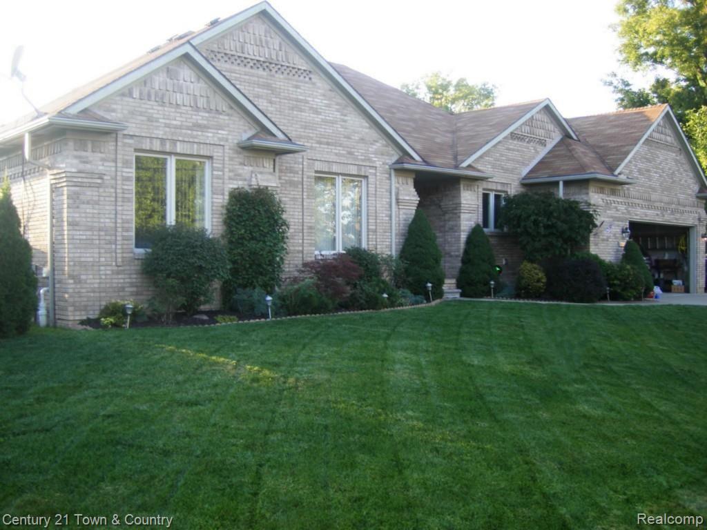2908 Alexander Street Rochester, MI 48309 - Photo 2 of 38 Brick Ranch