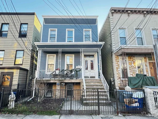 $1,700 | 92 Hancock Avenue, Unit 1, Jersey City, NJ 07307