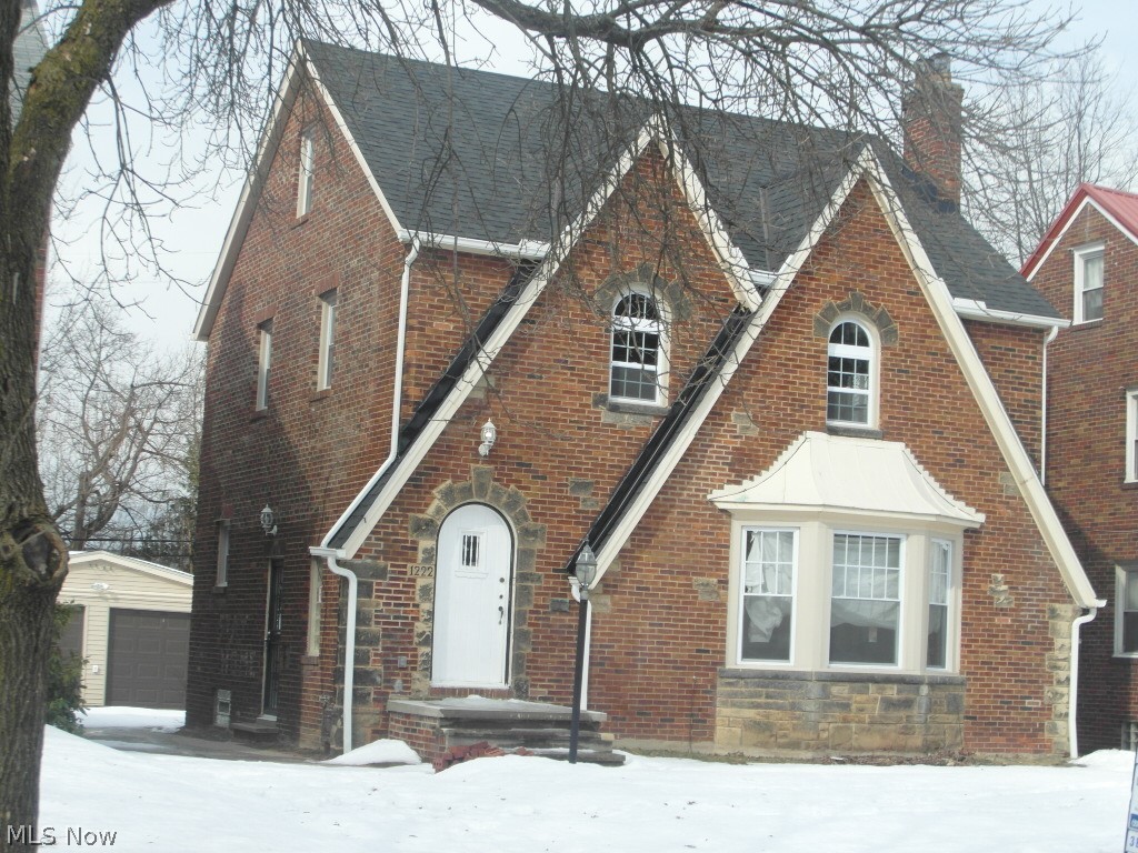 1222 Castleton Road Cleveland, OH 44121 - Photo 1 of 32