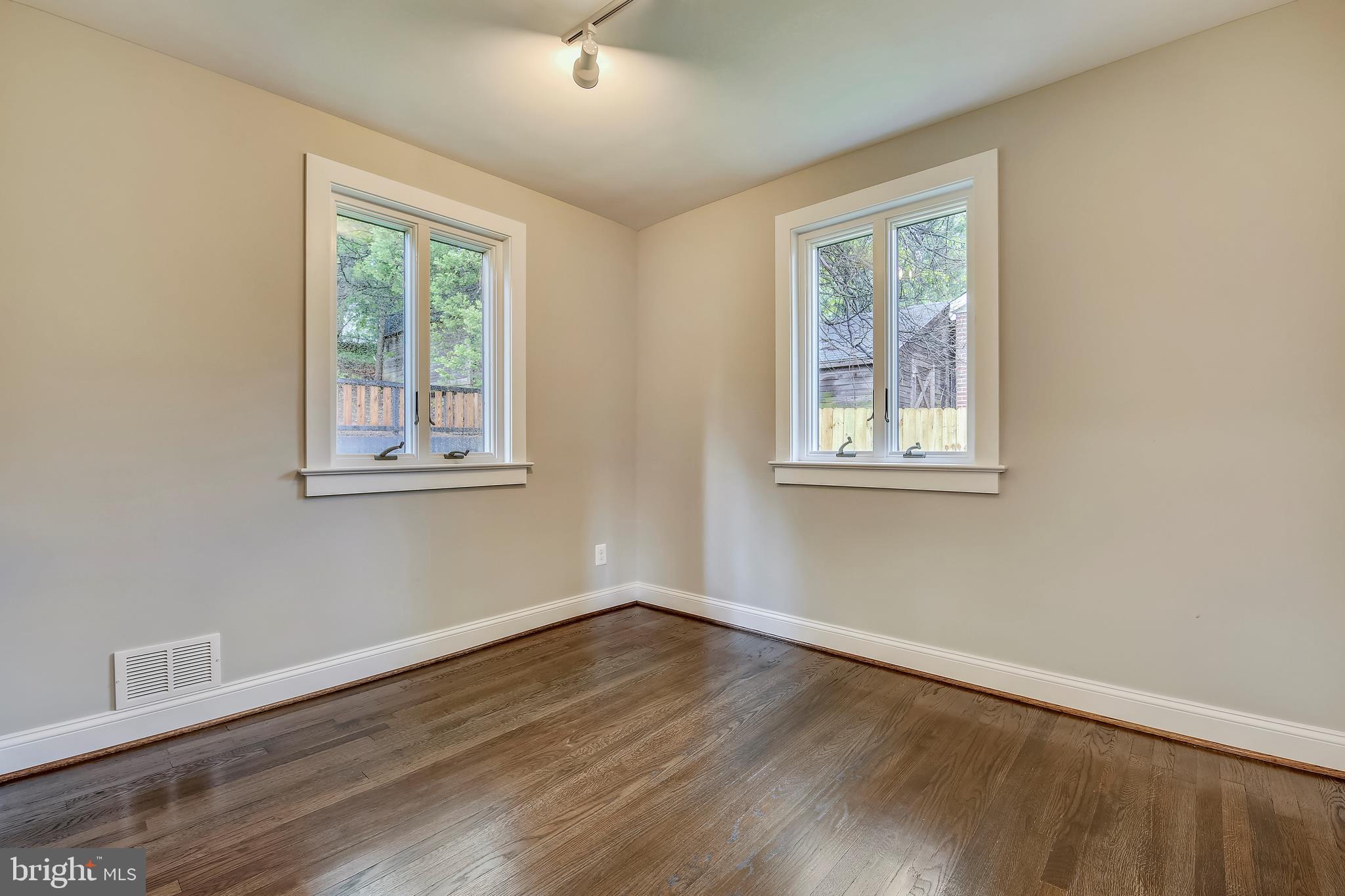 11609 Mapleview Drive Silver Spring, MD 20902 - Photo 23 of 28