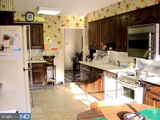 628 Meadow Road Huntingdon Valley, PA 19006 - Photo 4 of 6