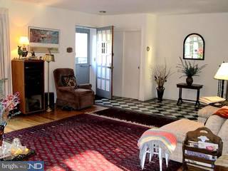 628 Meadow Road Huntingdon Valley, PA 19006 - Photo 5 of 6