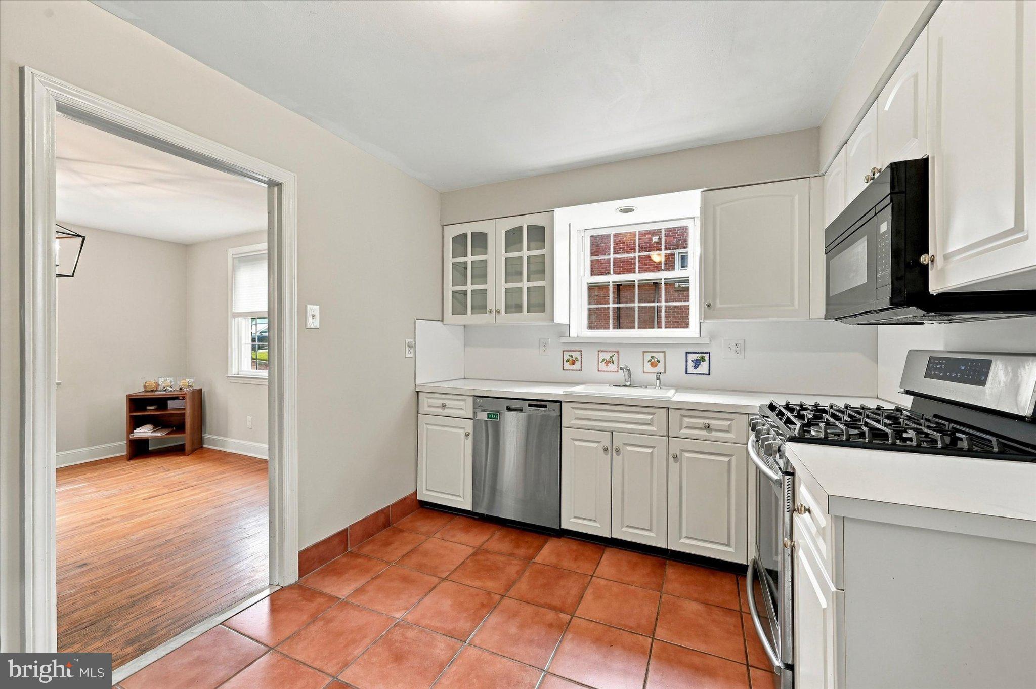 112 Ashwood Road Springfield, PA 19064 - Photo 13 of 35 Kitchen