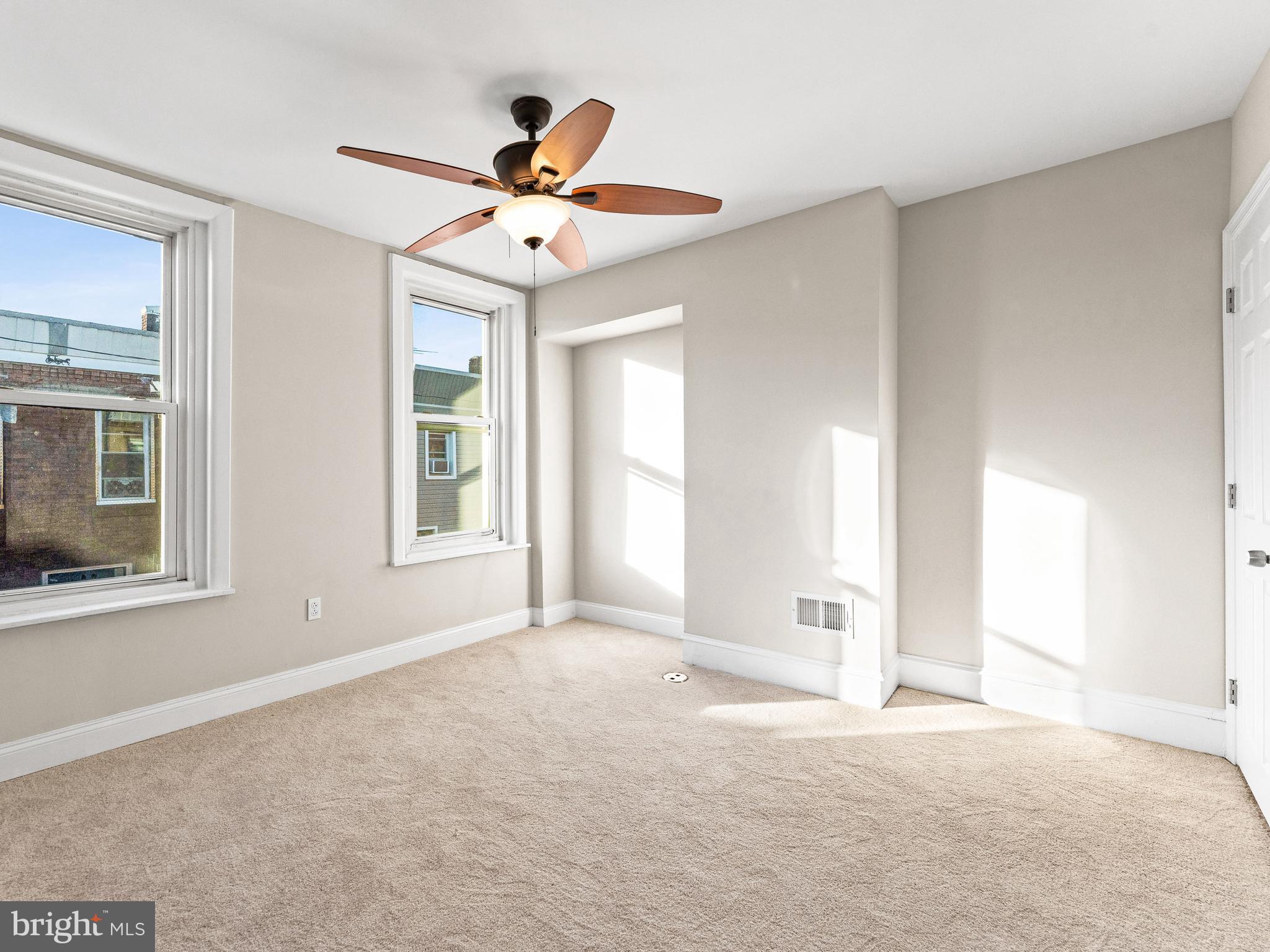 2437 South Mildred Street Philadelphia, PA 19148 - Photo 11 of 26