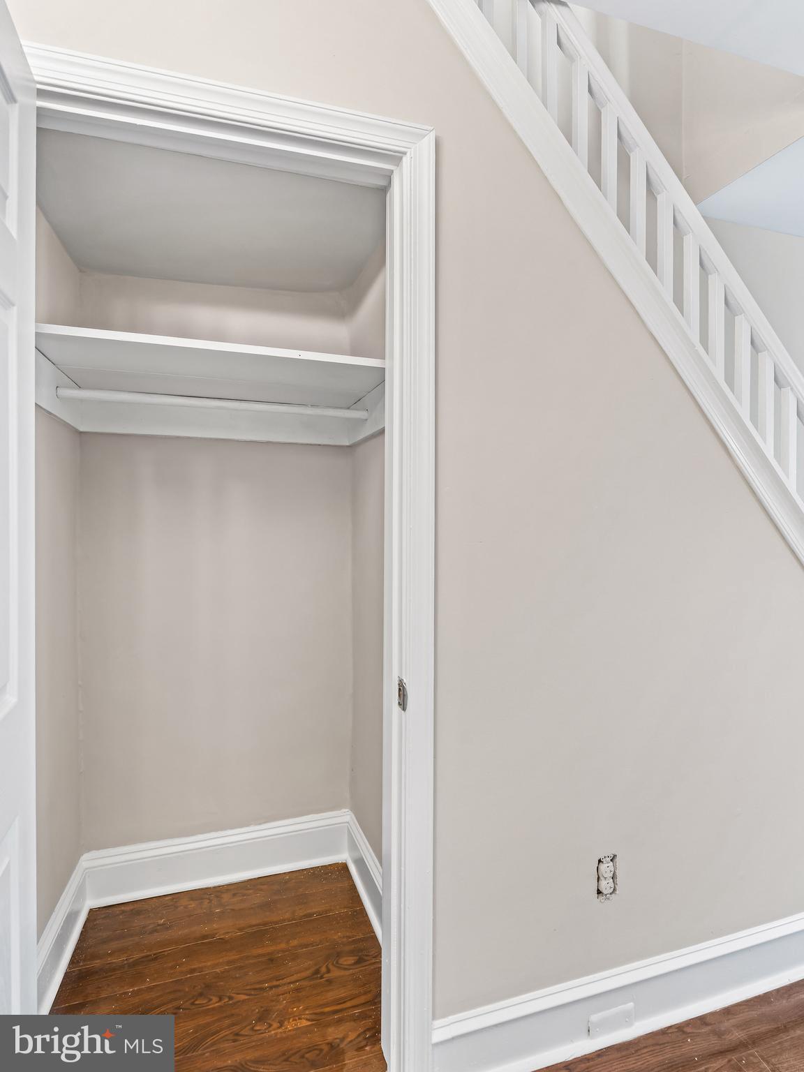 2437 South Mildred Street Philadelphia, PA 19148 - Photo 4 of 26