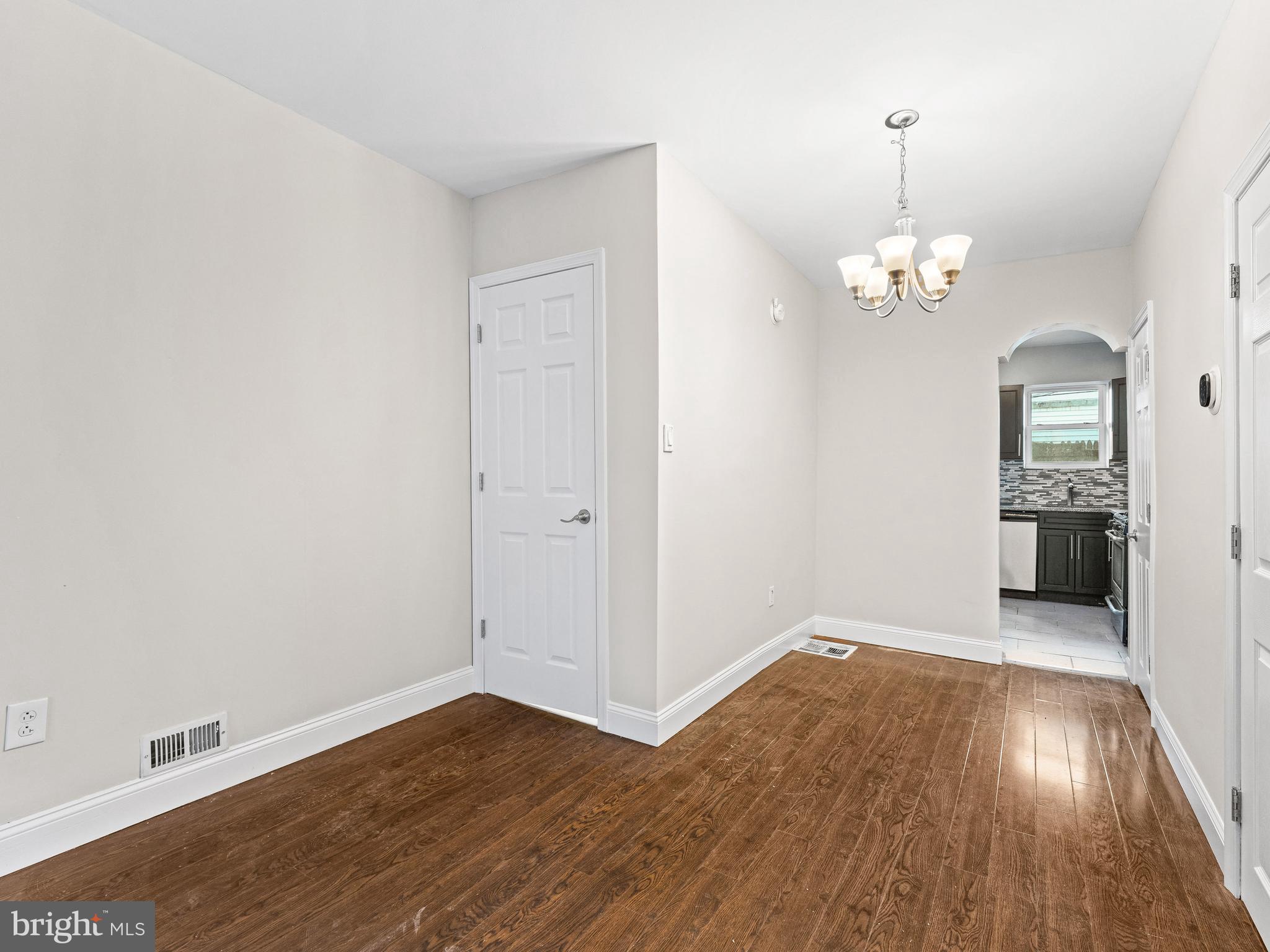 2437 South Mildred Street Philadelphia, PA 19148 - Photo 5 of 26