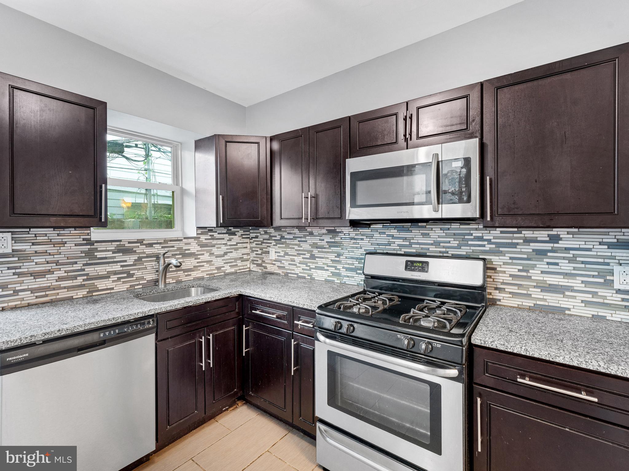 2437 South Mildred Street Philadelphia, PA 19148 - Photo 9 of 26