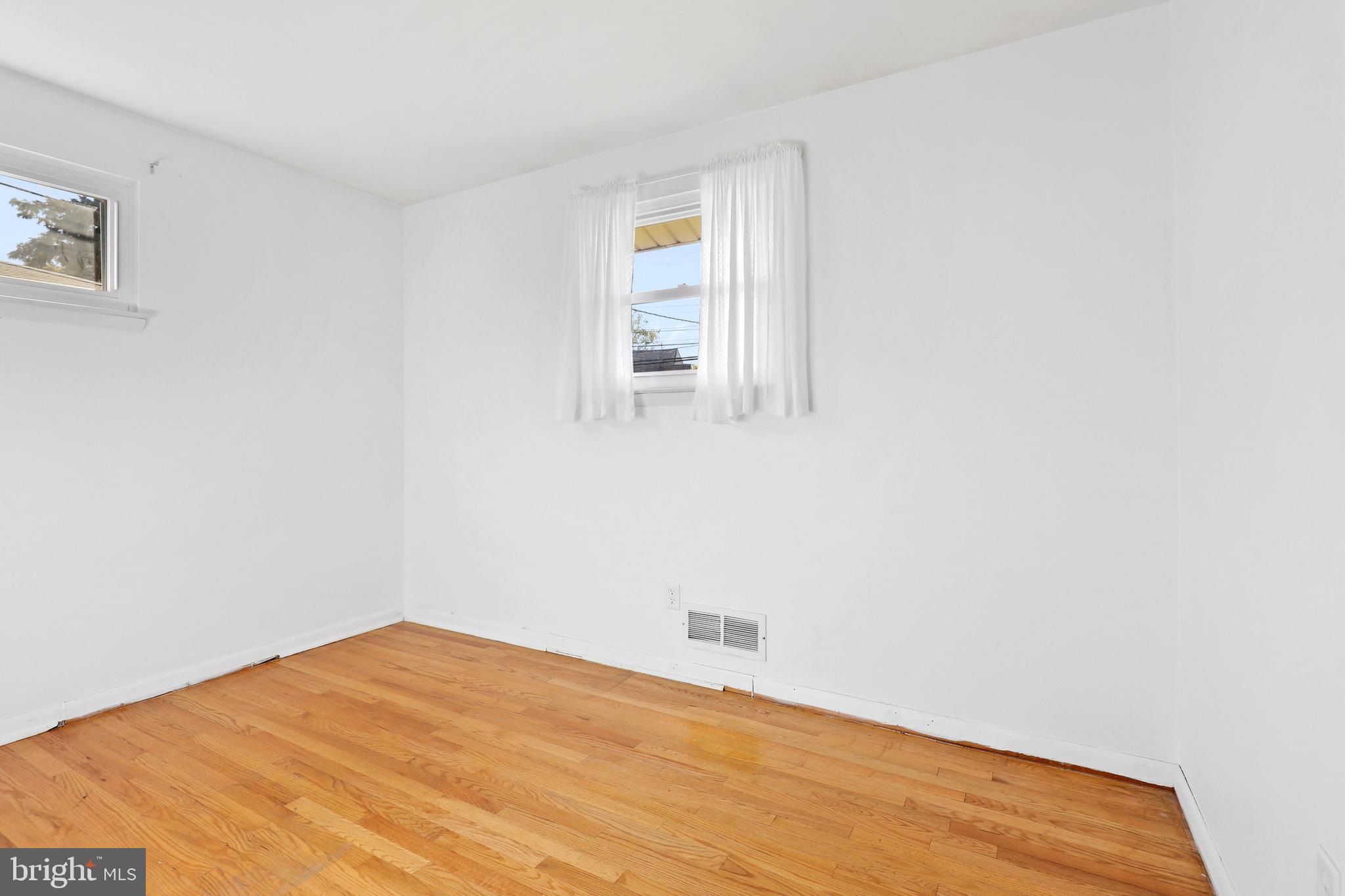5706 Johnnycake Road Baltimore, MD 21207 - Photo 19 of 32 Guest bedroom.