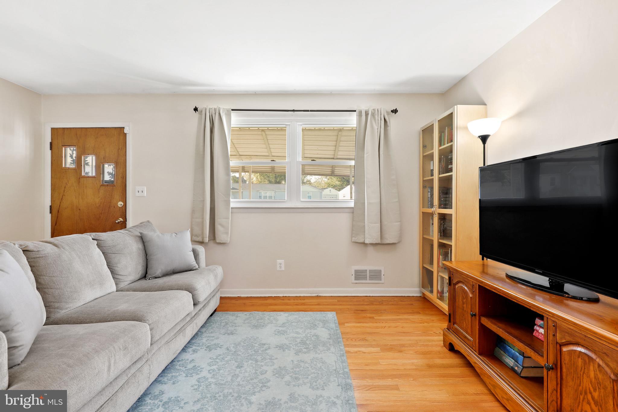 5706 Johnnycake Road Baltimore, MD 21207 - Photo 7 of 32