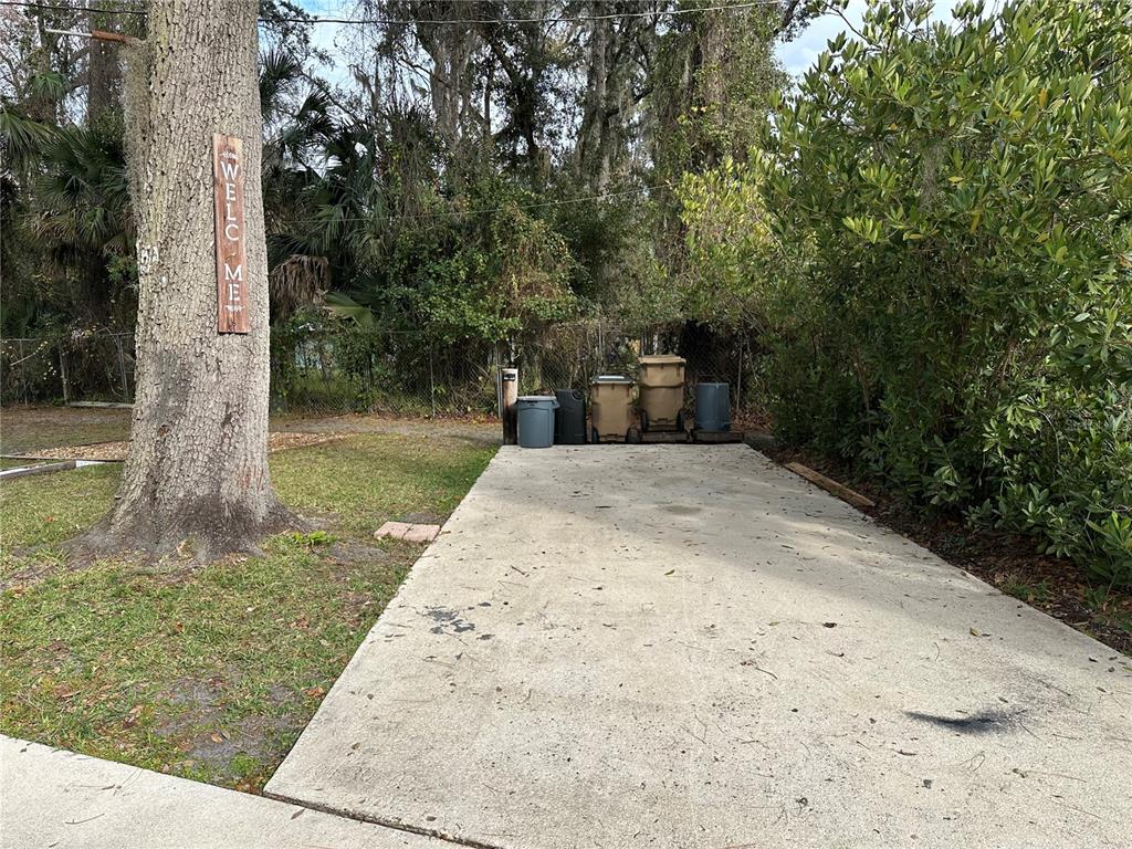 24007 River Road Astor, FL 32102 - Photo 31 of 37