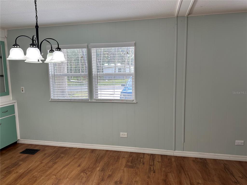 24007 River Road Astor, FL 32102 - Photo 8 of 37