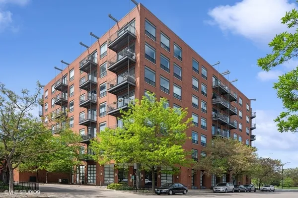 $379,000 | 859 West Erie Street, Unit 709, Chicago, IL 60642