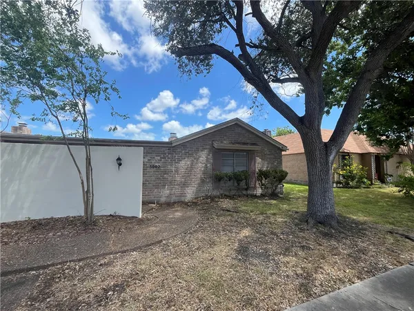 $1,675 | 5002 Wingfoot Lane, Unit B, Corpus Christi, TX 78413