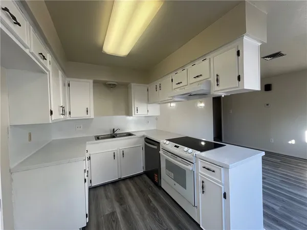 $1,675 | 5002 Wingfoot Lane, Unit B, Corpus Christi, TX 78413