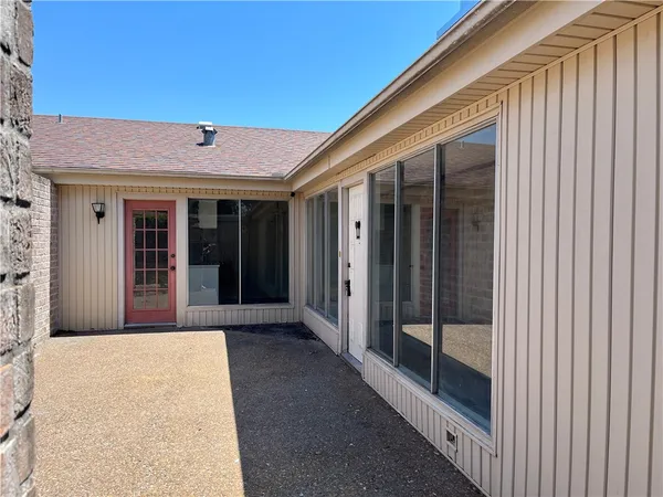 $1,675 | 5002 Wingfoot Lane, Unit B, Corpus Christi, TX 78413