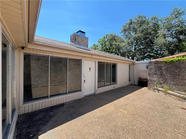 $1,675 | 5002 Wingfoot Lane, Unit B, Corpus Christi, TX 78413