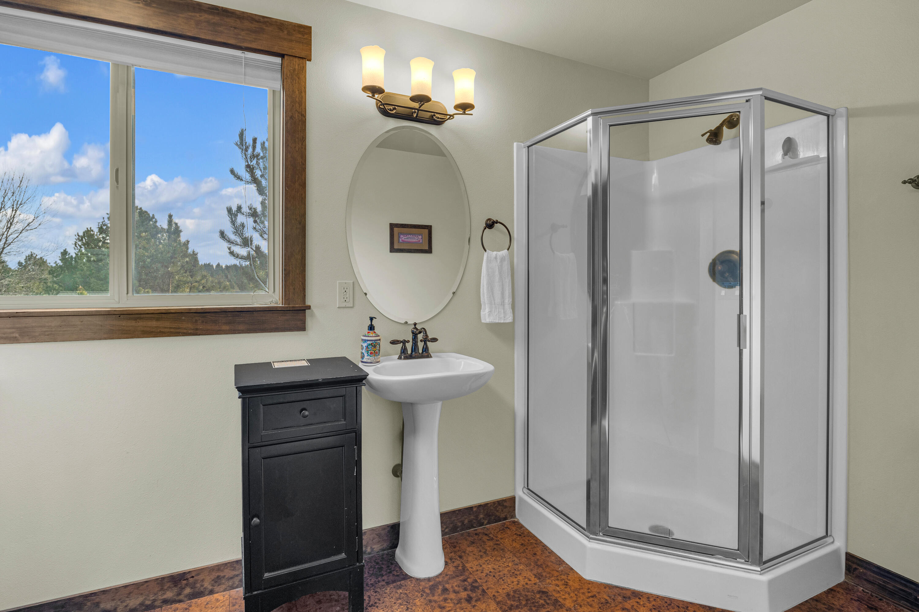 61429 Linton Loop Bend, OR 97702 - Photo 26 of 43 Upstairs Bath with Laundry
