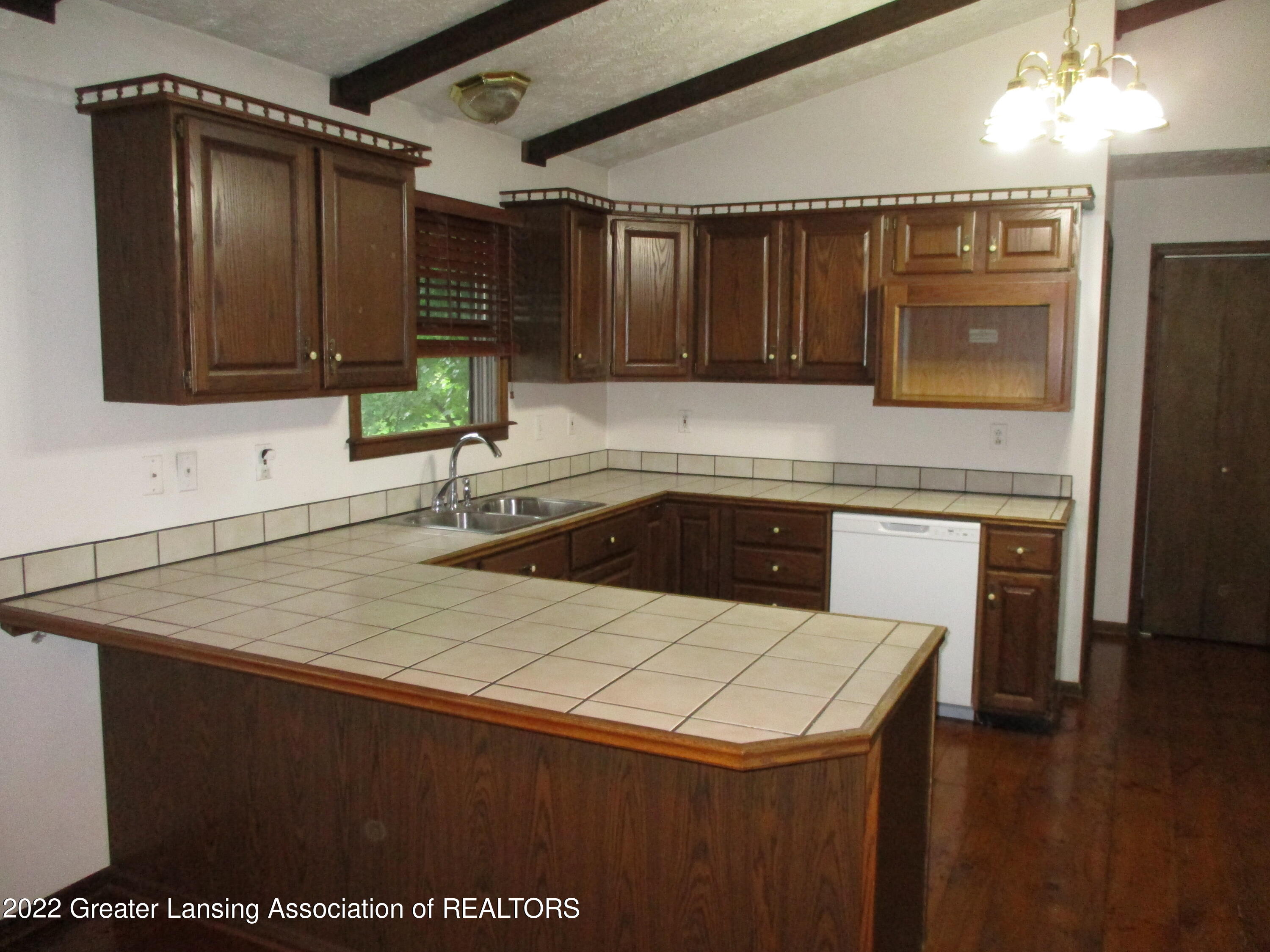 1134 South Stewart Road Charlotte, MI 48813 - Photo 11 of 26 11 Kitchen