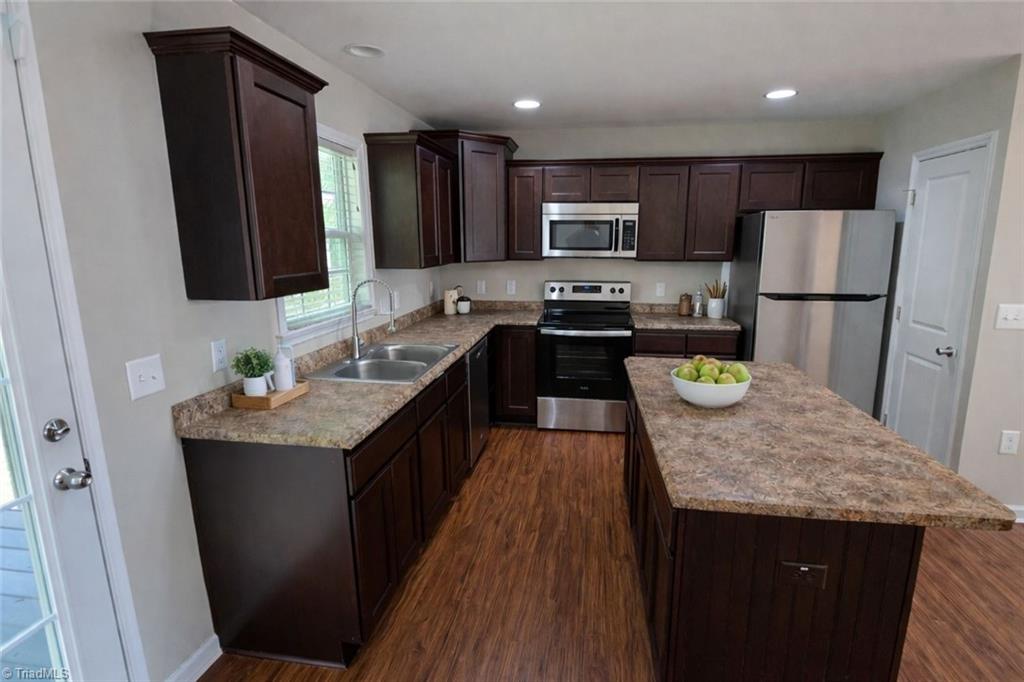 501 Washington Street Graham, NC 27253 - Photo 3 of 38