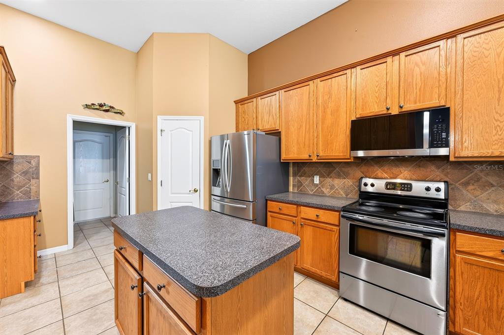 13537 Kitty Fork Road Orlando, FL 32828 - Photo 5 of 40
