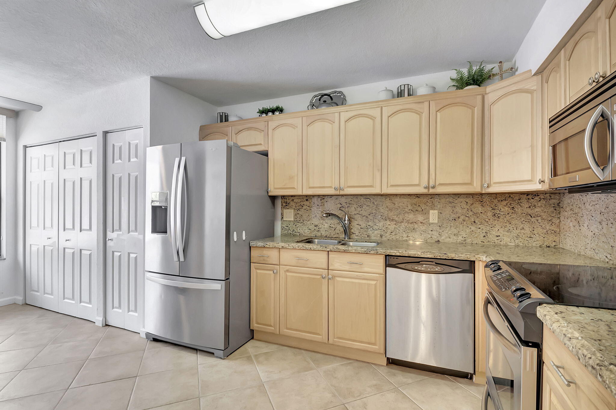 7202 Promenade Drive, Unit 201 Boca Raton, FL 33433 - Photo 11 of 38 23-web-or-mls-DSC_1736