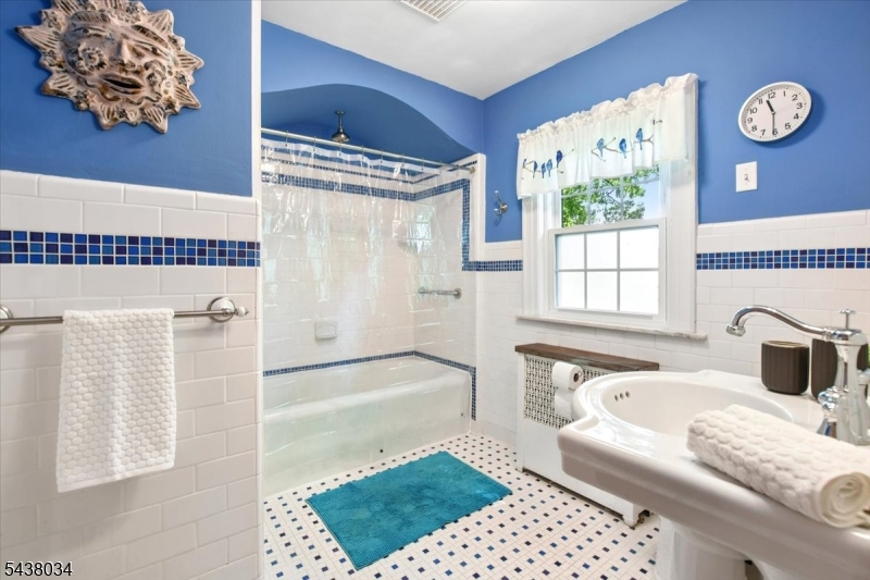 18 Burroughs Way Maplewood, NJ 07040 - Photo 23 of 42