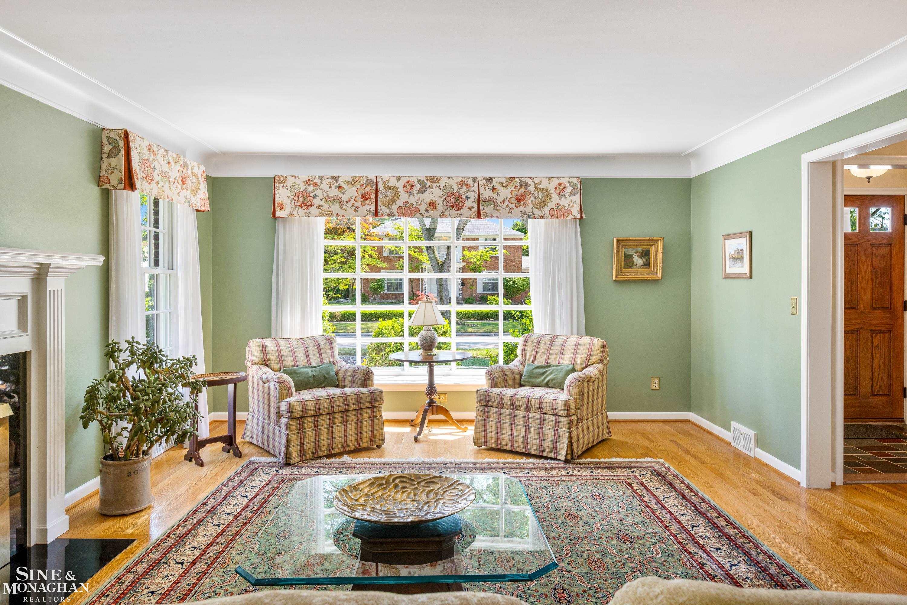 84 Clairview Road Grosse Pointe, MI 48236 - Photo 6 of 68 50149793-B00DEDC8-6130-4CCE-99E9-24CD76791D71.JPG