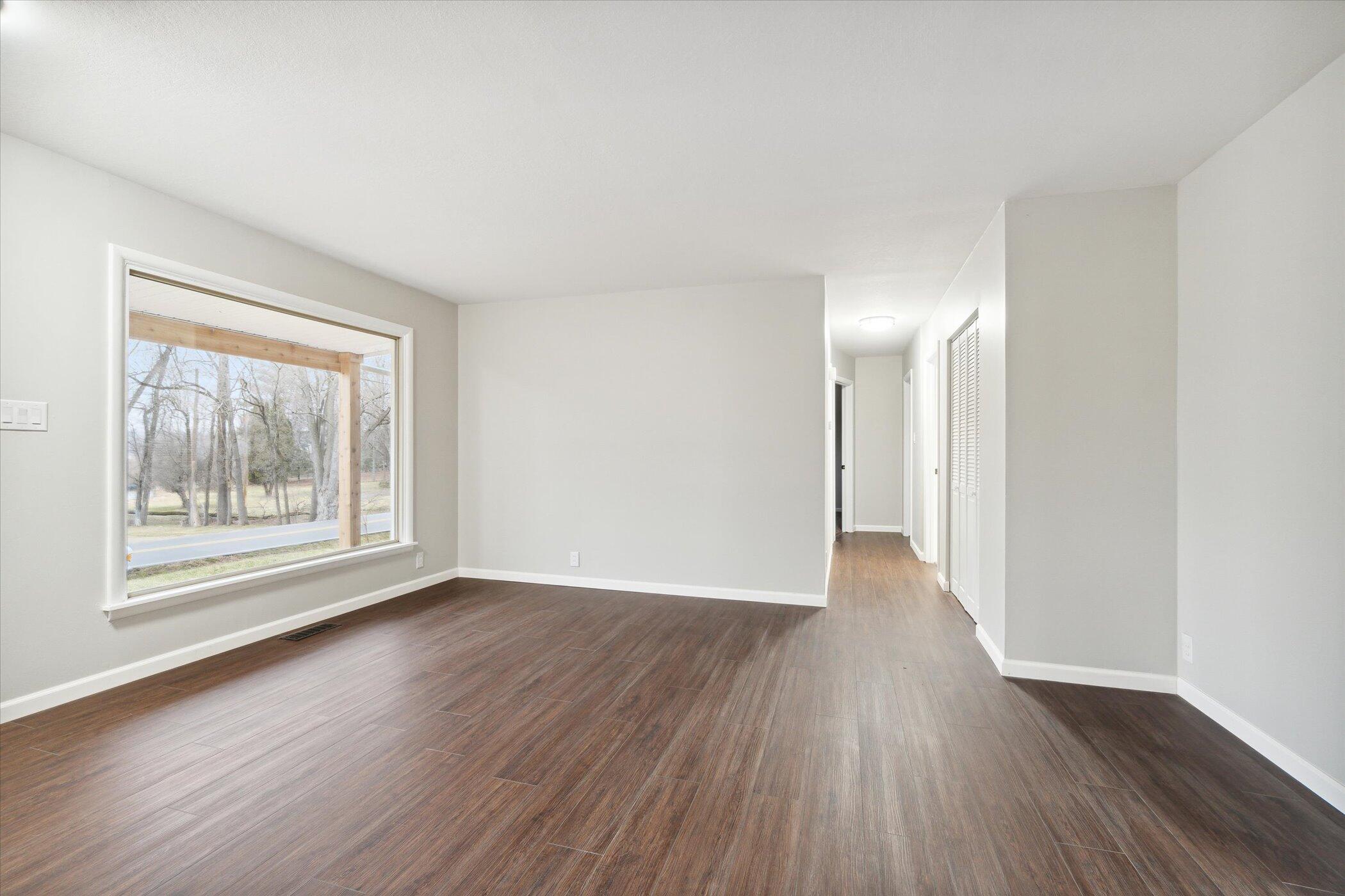 2011 Ridgeway Road Jackson, MI 49203 - Photo 11 of 36 11-2011-Ridgeway-Rd-Jackson-MI-49203-Win