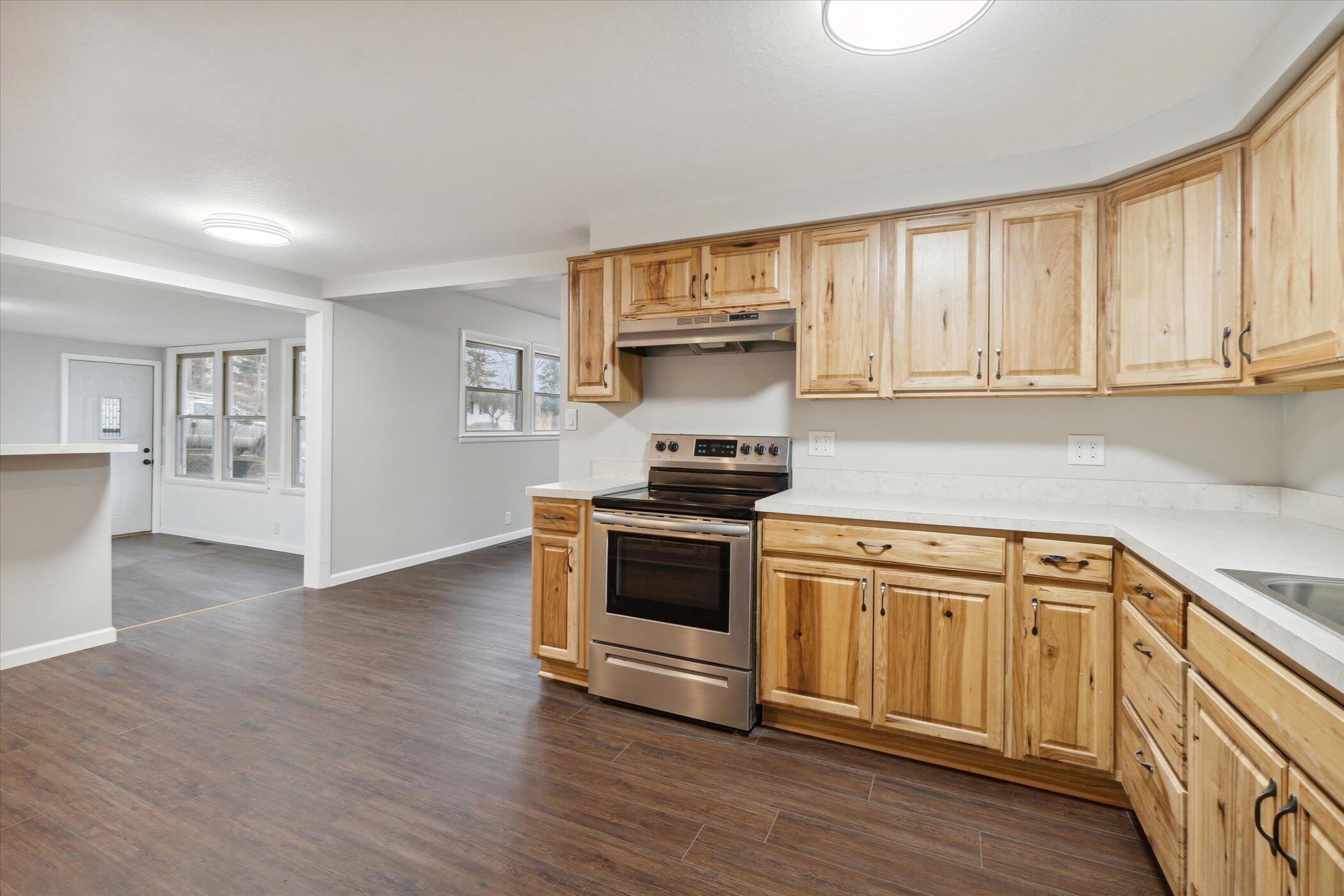 2011 Ridgeway Road Jackson, MI 49203 - Photo 17 of 36 17-2011-Ridgeway-Rd-Jackson-MI-49203-Win