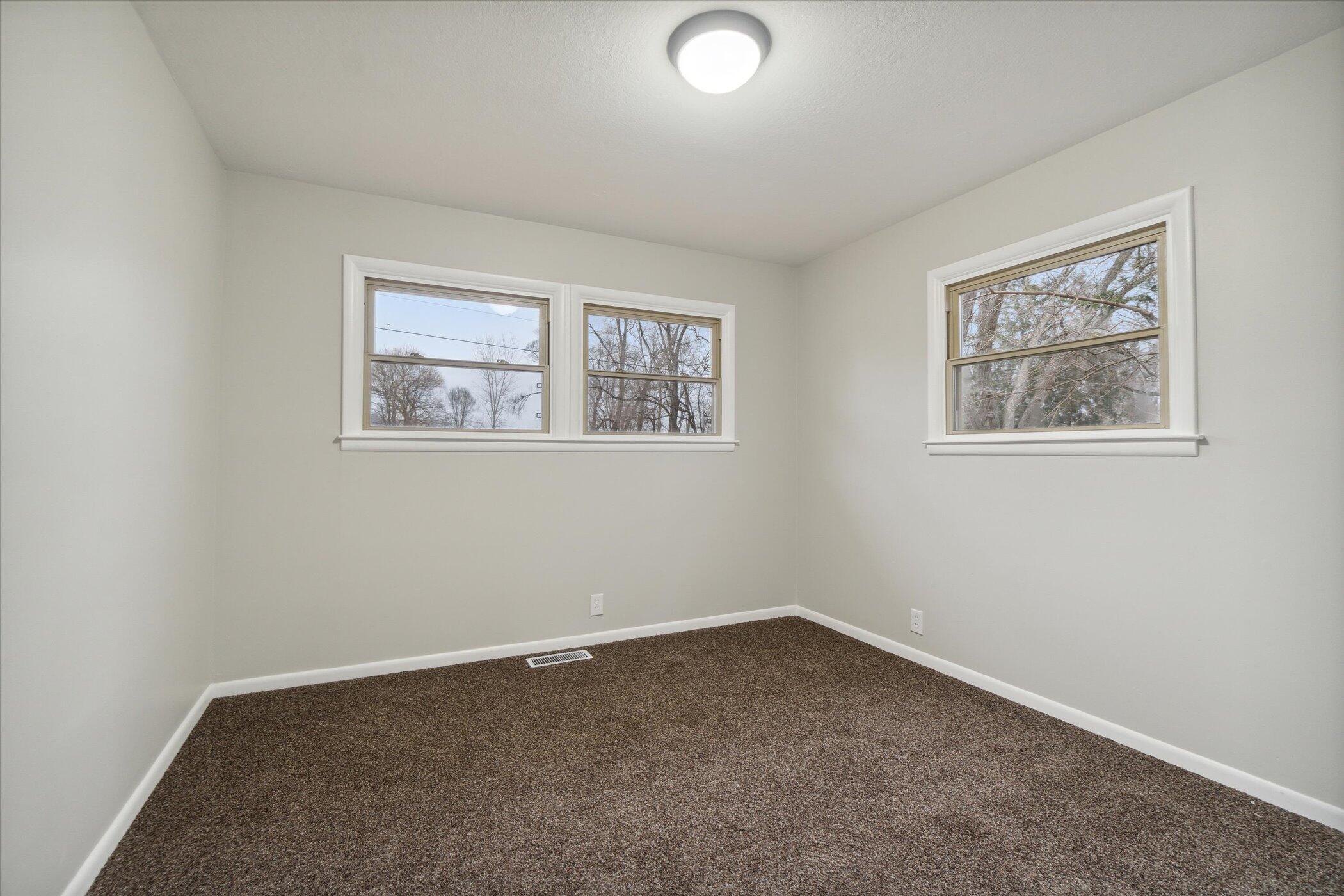 2011 Ridgeway Road Jackson, MI 49203 - Photo 29 of 36 29-2011-Ridgeway-Rd-Jackson-MI-49203-Win